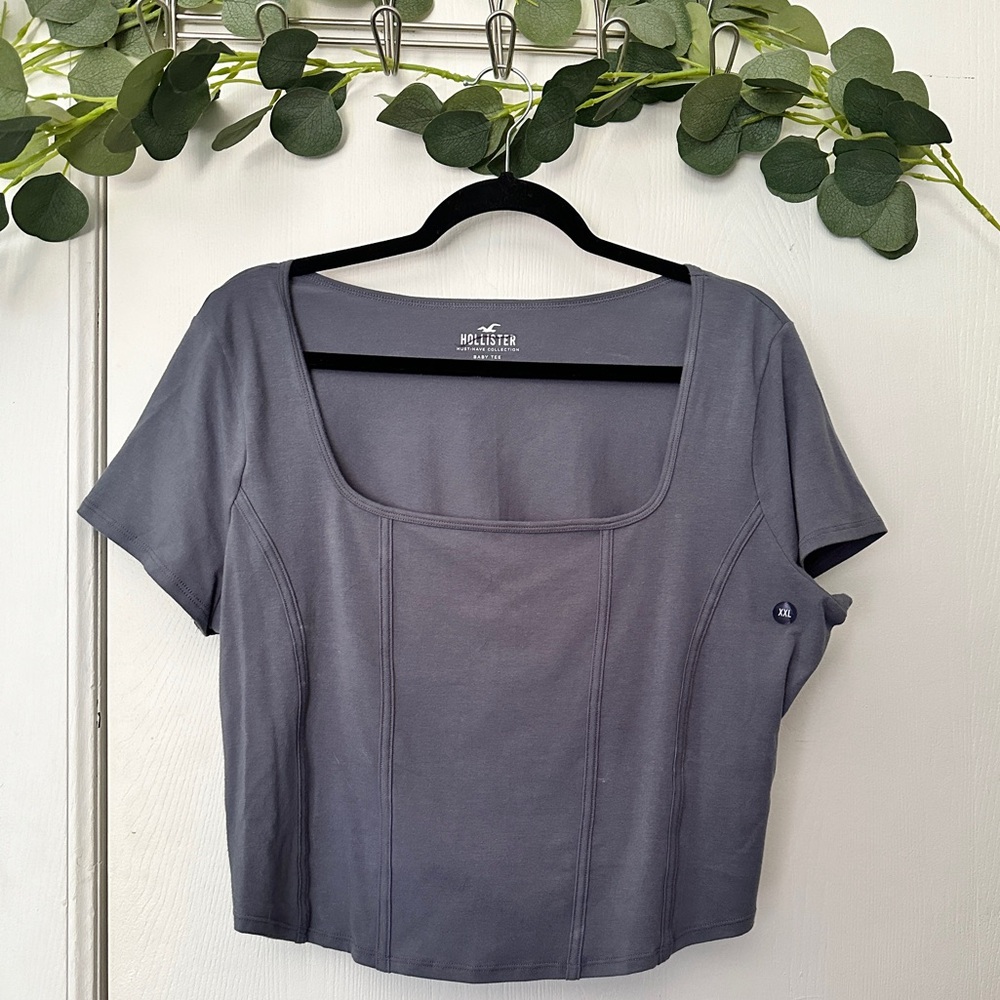 COPY - NWT Hollister Cropped Baby Tee